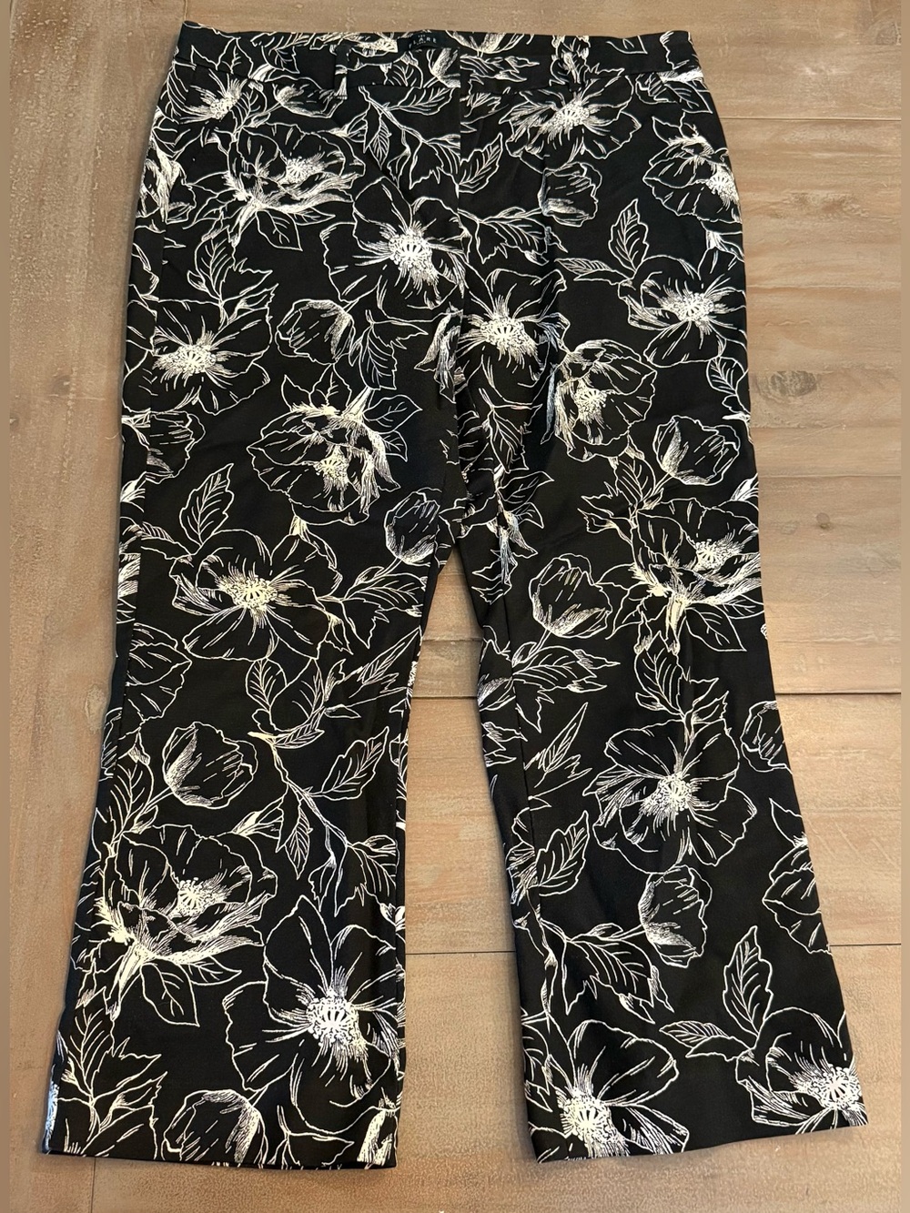 White House Black Market The Printed Crop Flare Pant Sz 12 Resort Vacation